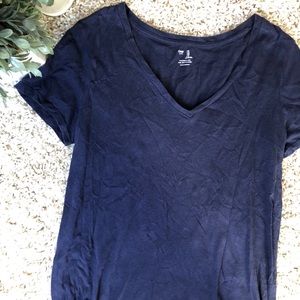 GAP Navy V-Neck Tee. Size Medium